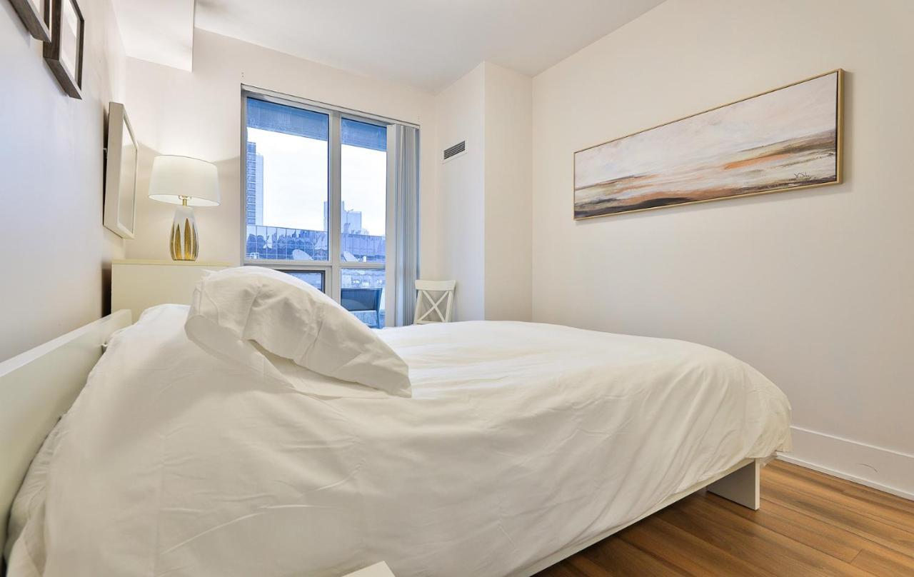 Luxury Condo Prime Location Toronto Buitenkant foto