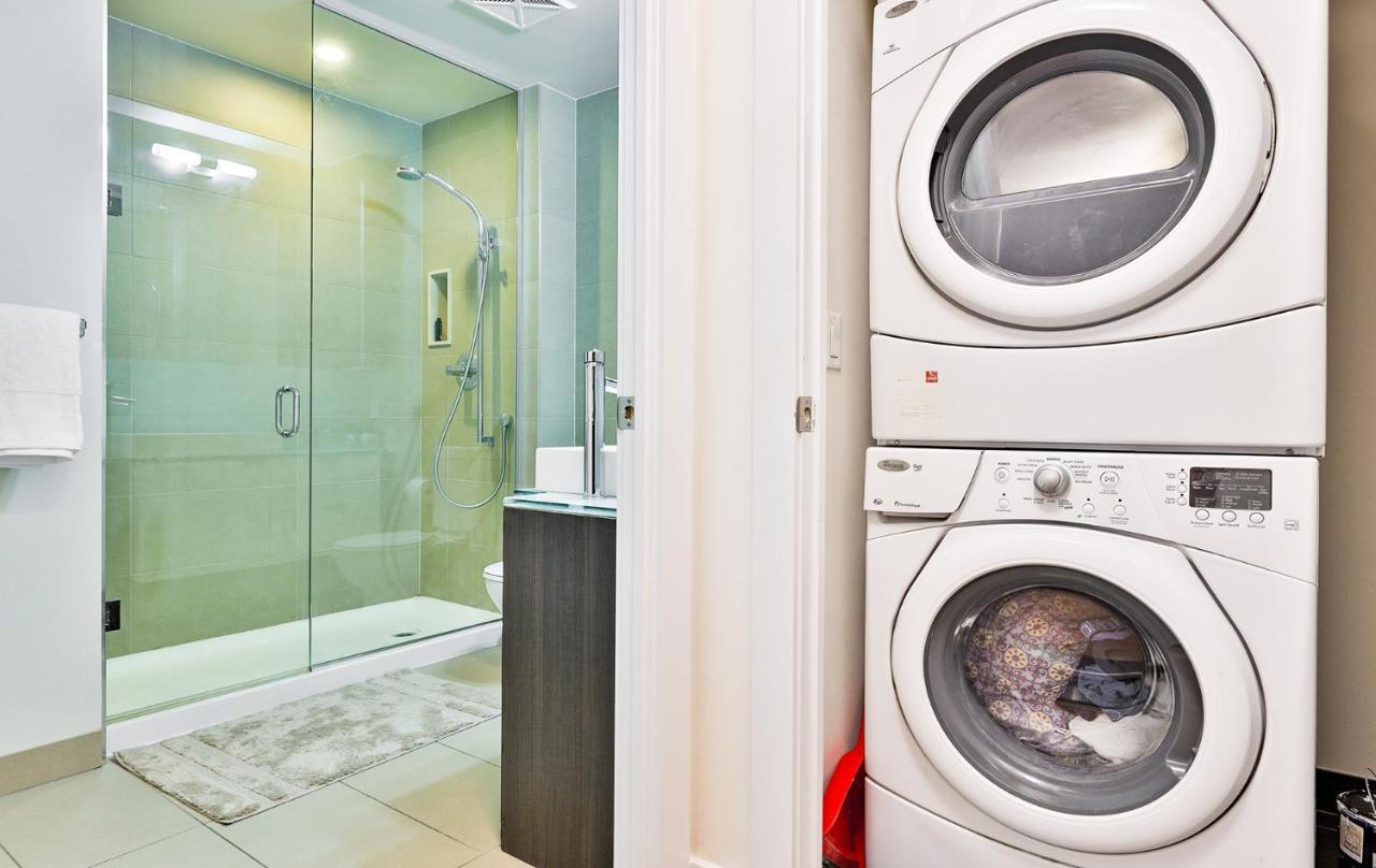 Luxury Condo Prime Location Toronto Buitenkant foto